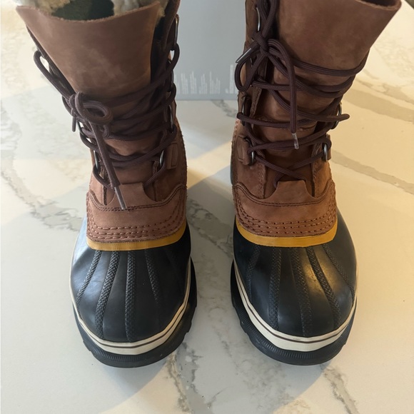 Sorel Caribou Waterproof Boots. Tan. Great condition. Only worn a few times. - Picture 3 of 10